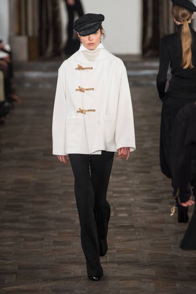 La boina XXL con visera, ¿de las pasarelas a la calle?