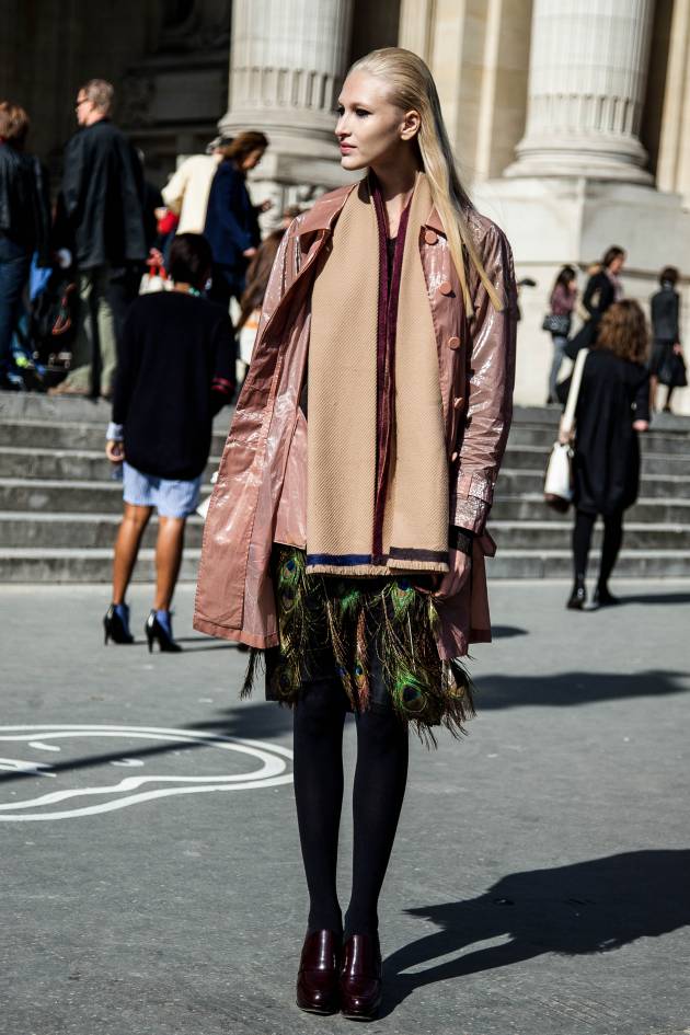 Streetstyle: El look estricto con efecto mojado