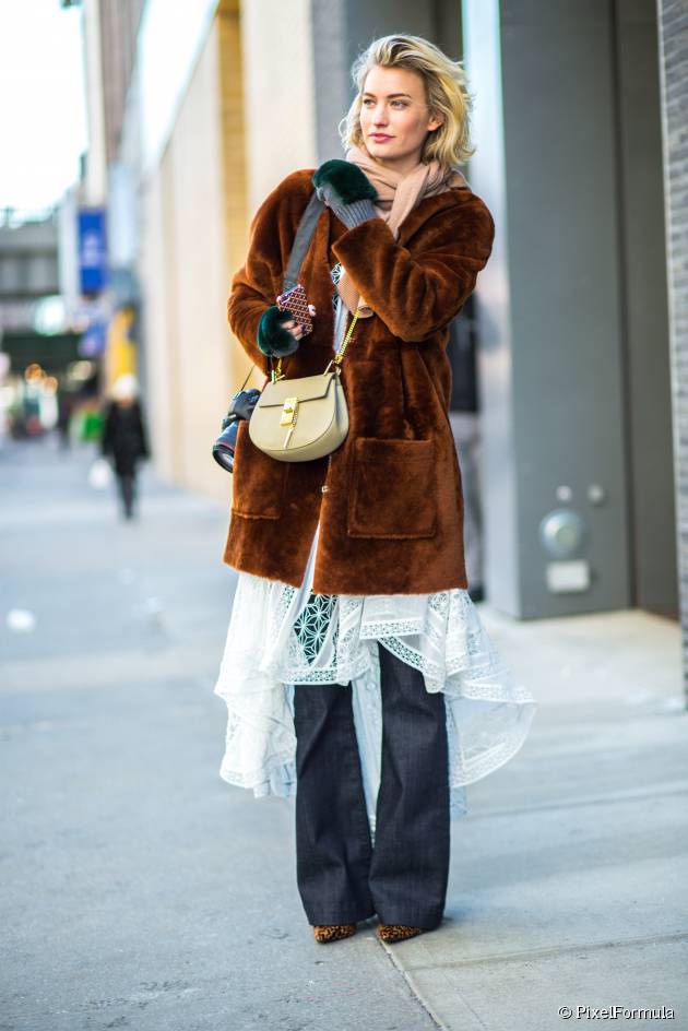 Streetstyle: el bob ondulado colocado hacia atrás