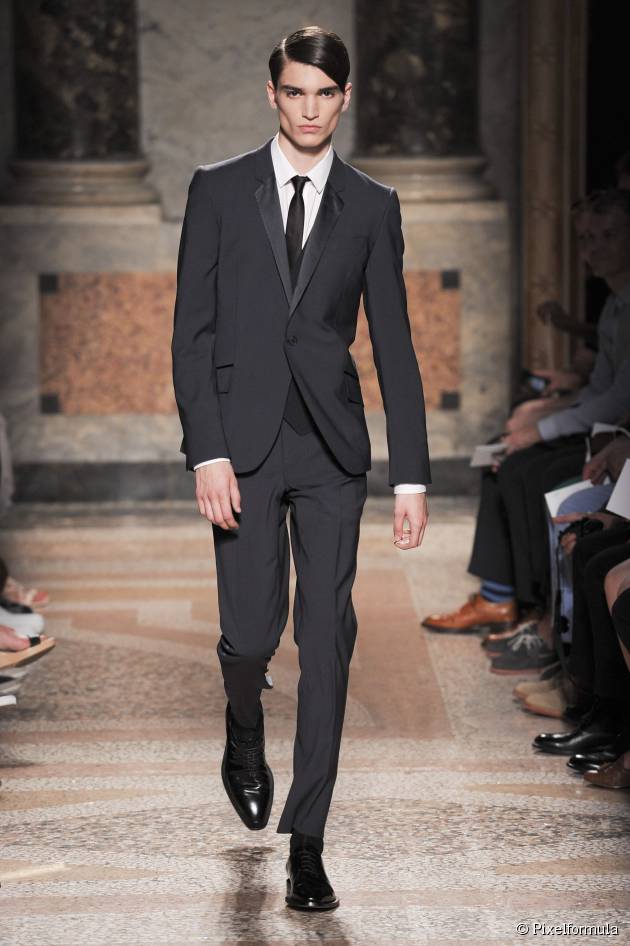 Hombres: El look con efecto mojado visto sobre las pasarelas