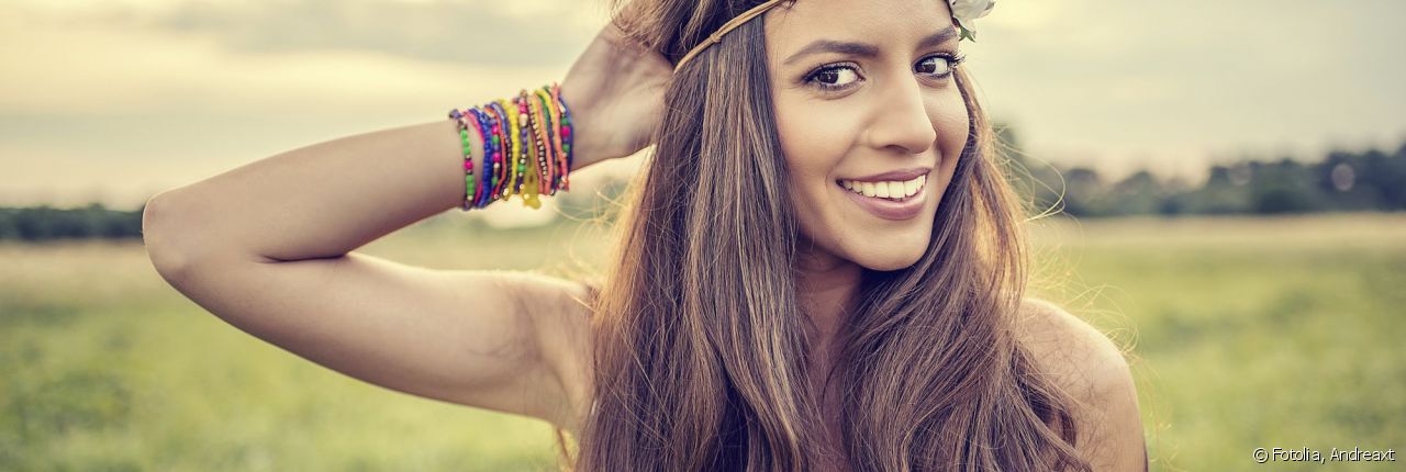 ¿Cómo puedo ondularme el cabello con la plancha?