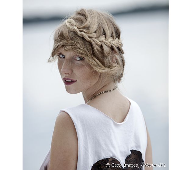 ¿Cómo hacer una trenza espiga cuando tienes los cabellos cortos?