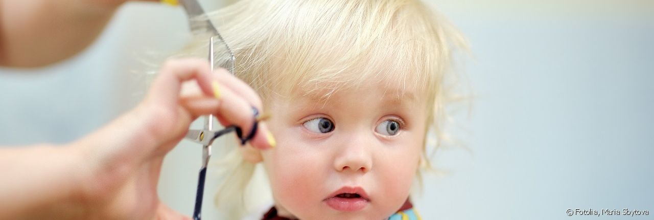 Cortar el cabello de tu bebé por primera vez