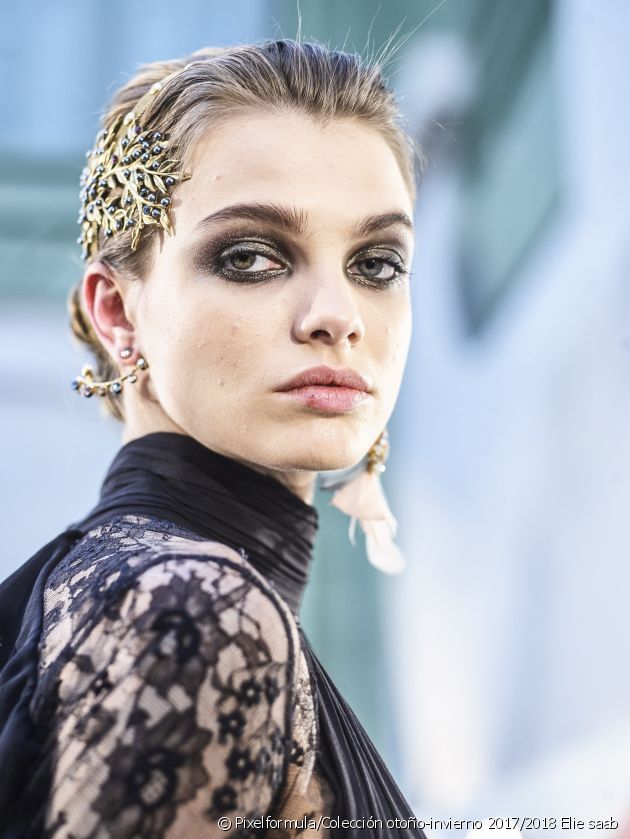 El broche: ¿nuevo accesorio capilar de moda?