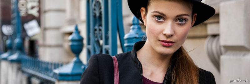 Streetstyle: Saber peinarse con sombrero