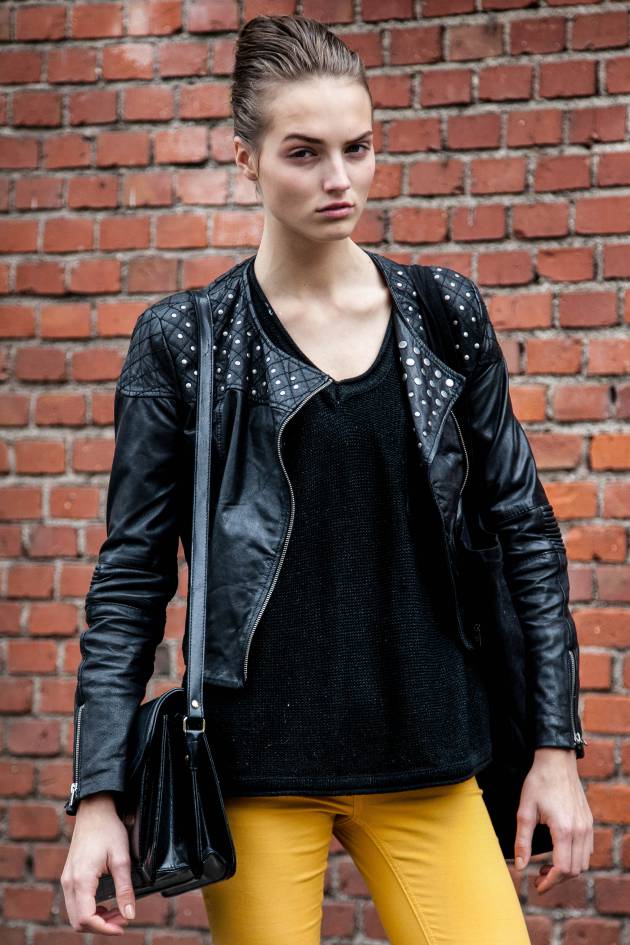 Streetstyle: El moño italiano con efecto mojado