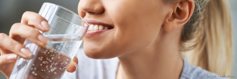 ¿Hay que beber agua para lucir un cabello bonito?