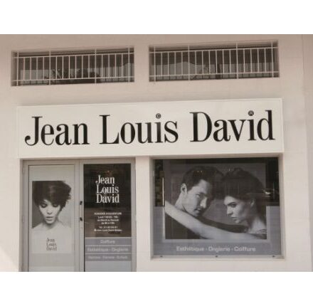 Apertura de una nueva peluquería Jean Louis David en Abiyán