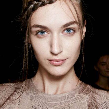 [STEP BY STEP] Como realizar la trenza de lado del desfilé de Max Azria ?