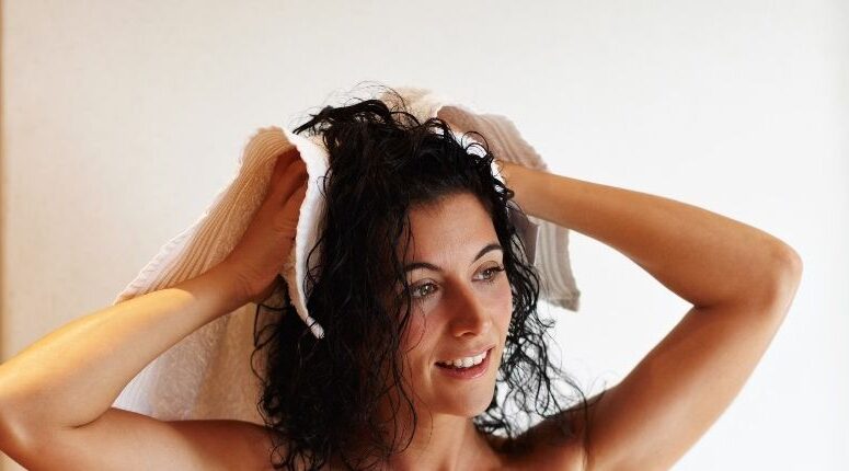 ¿Cómo secar mis cabellos rizados sin dañarlos?