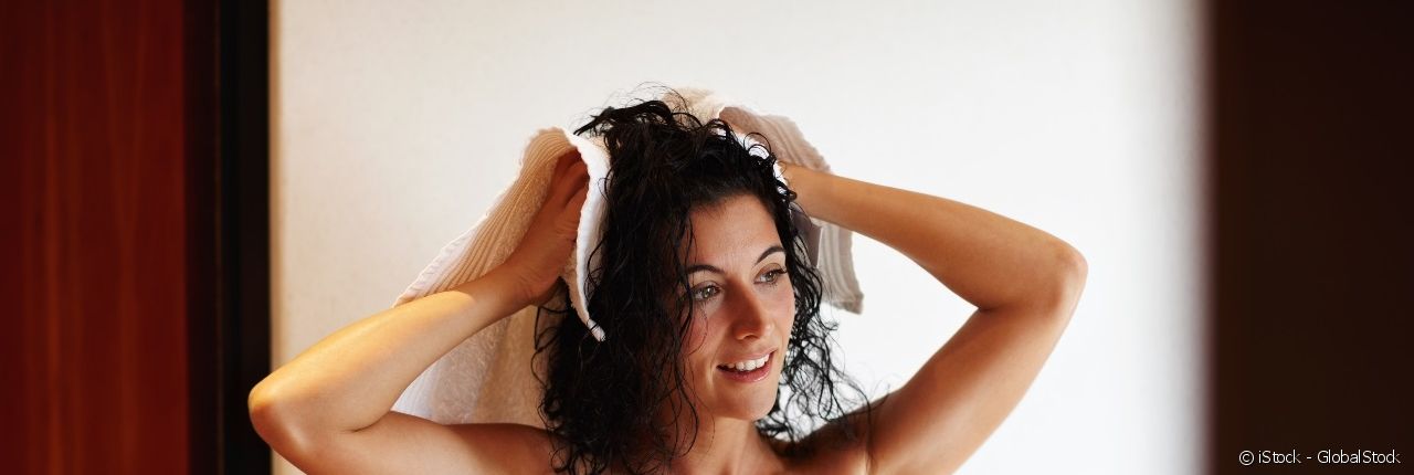 Cómo secar el pelo rizado. 4 técnicas imprescindibles - Sofía Black Blog