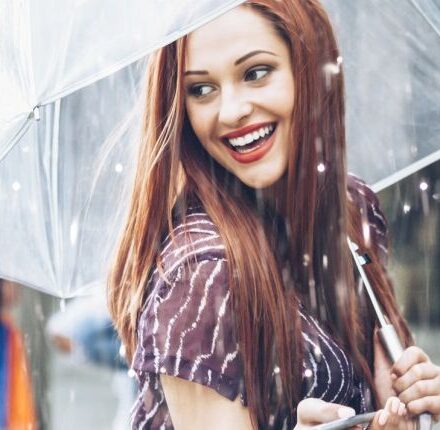 Cabello mojado por la lluvia: 3 gestos que salvan tu peinado