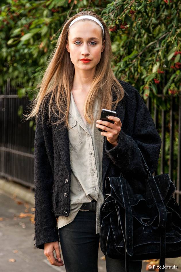 Streetstyle: La cinta de pelo deportiva para un look casual