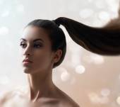 Cuidados básicos para lucir un cabello sano en primavera