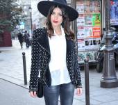 Streetstyle: el sombrero tipo fedora con el cabello suelto