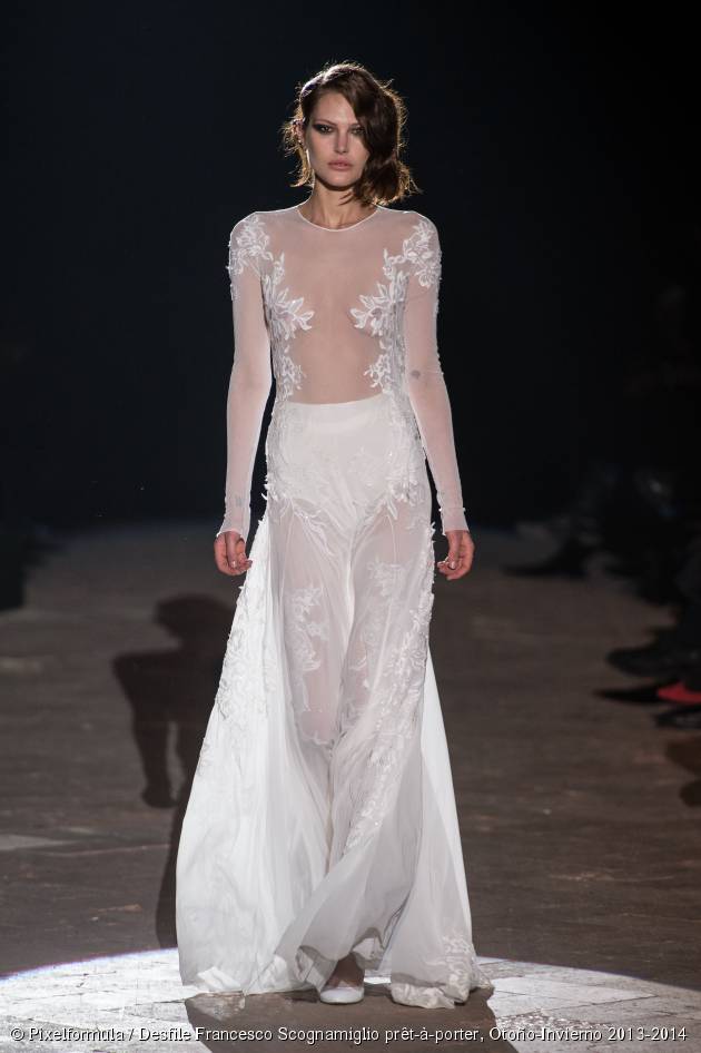 El side hair corto visto en el desfile de Francesco Scognamiglio: los profesionales opinan