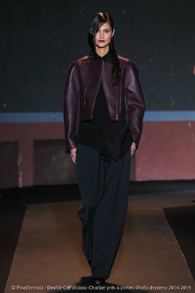 3 formas de lucir un look con efecto mojado este invierno