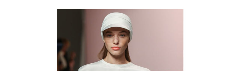 Los accesorios de moda para proteger mi cabello en verano