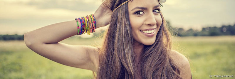 ¿Cómo puedo ondularme el cabello con la plancha?