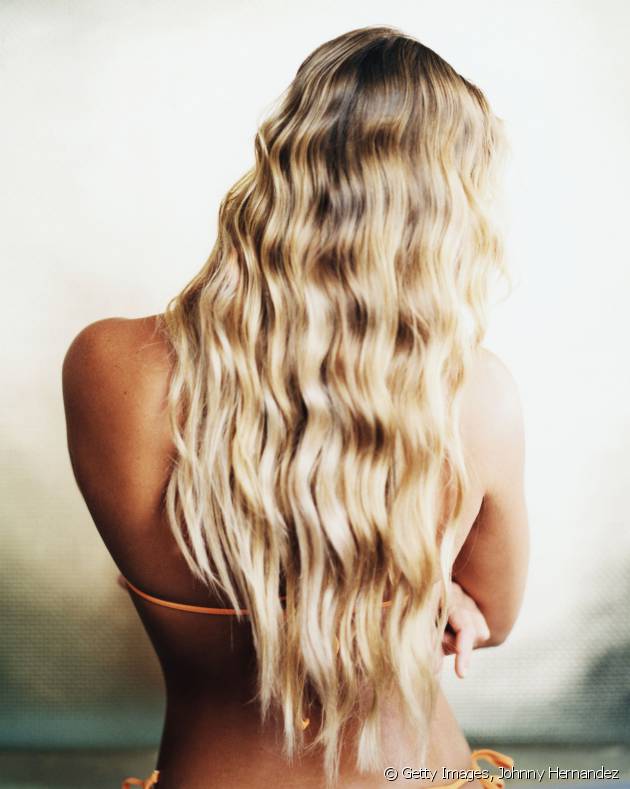 ¿Cómo puedo rizarme el cabello sin calor?