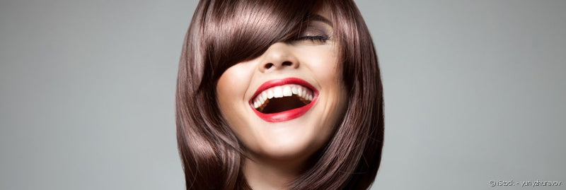 Cabello liso: cómo conseguir un brillo efecto espejo