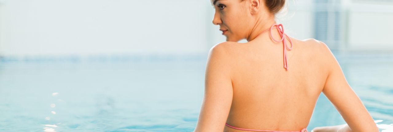 Deporte en la piscina: qué hábitos capilares seguir